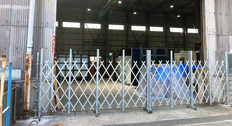 門型ゲート ラクスルゲート 上部メッシュパネル 高さ 4.5 m × 間口 11.7 m 単管取付タイプ EGN-T3-117 一部地域 送料無料 - 12